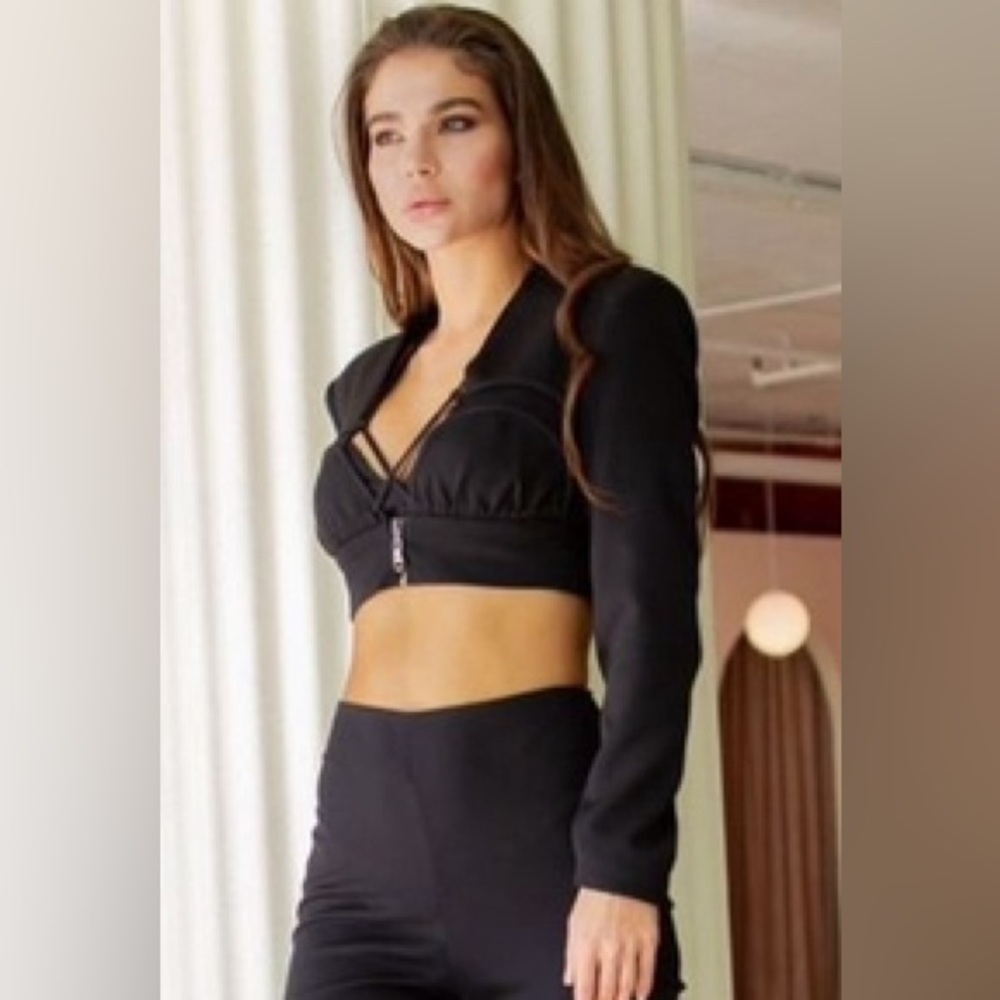 Balboa Black Long Sleeve Crop Tailored Jacket with  Criss-Cross Cutout Tie - M